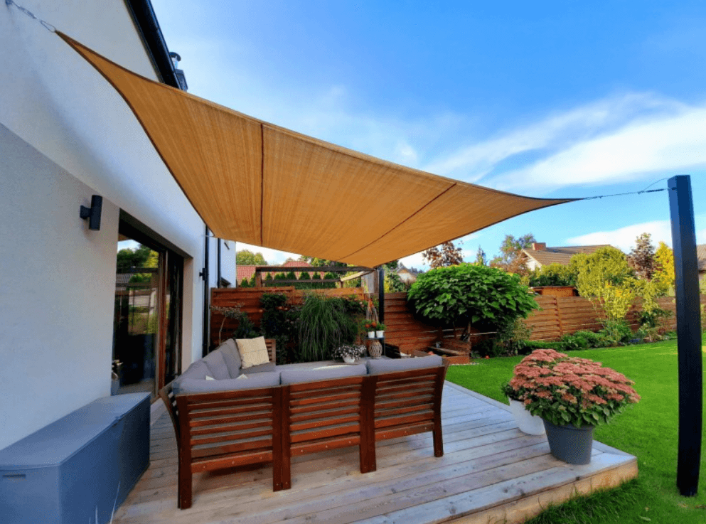 Jak vybrat stínící plachty