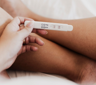 Snažení po vysazení hormonální antikoncepce: Kdy tělo znovu najde svou rovnováhu?