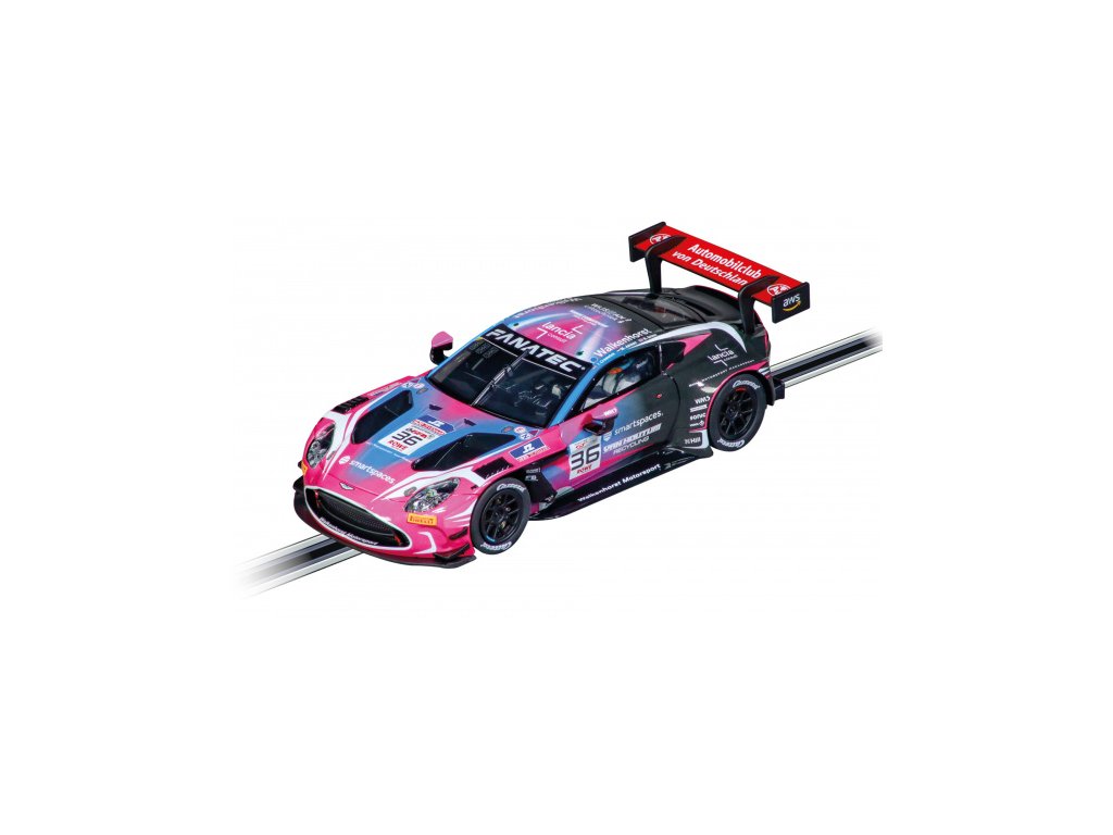 Auto Carrera D132 - 32071 Aston Martin Vantage AMR