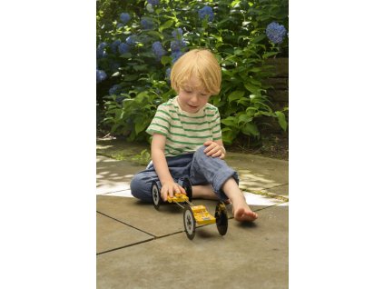 4M Auto z pasce na myši