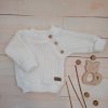 Pletený svetřík pro miminko s knoflíčky Lovely, prodloužené náplety, bílý, 56/62