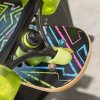 Muuwmi Longboard Compact ABEC 7 Neon se svítícími kolečky