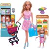 Set panenky a holčičky s nákupním vozíkem v supermarketu