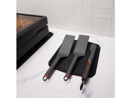 25807 1 rs7399 8210 accessoriesgriddlemat inuse 01