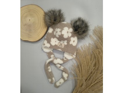 Zimní čepice ušanka - beránek s květy
