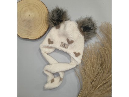 Zimní čepice ušanka - béžové srdíčka na bílé