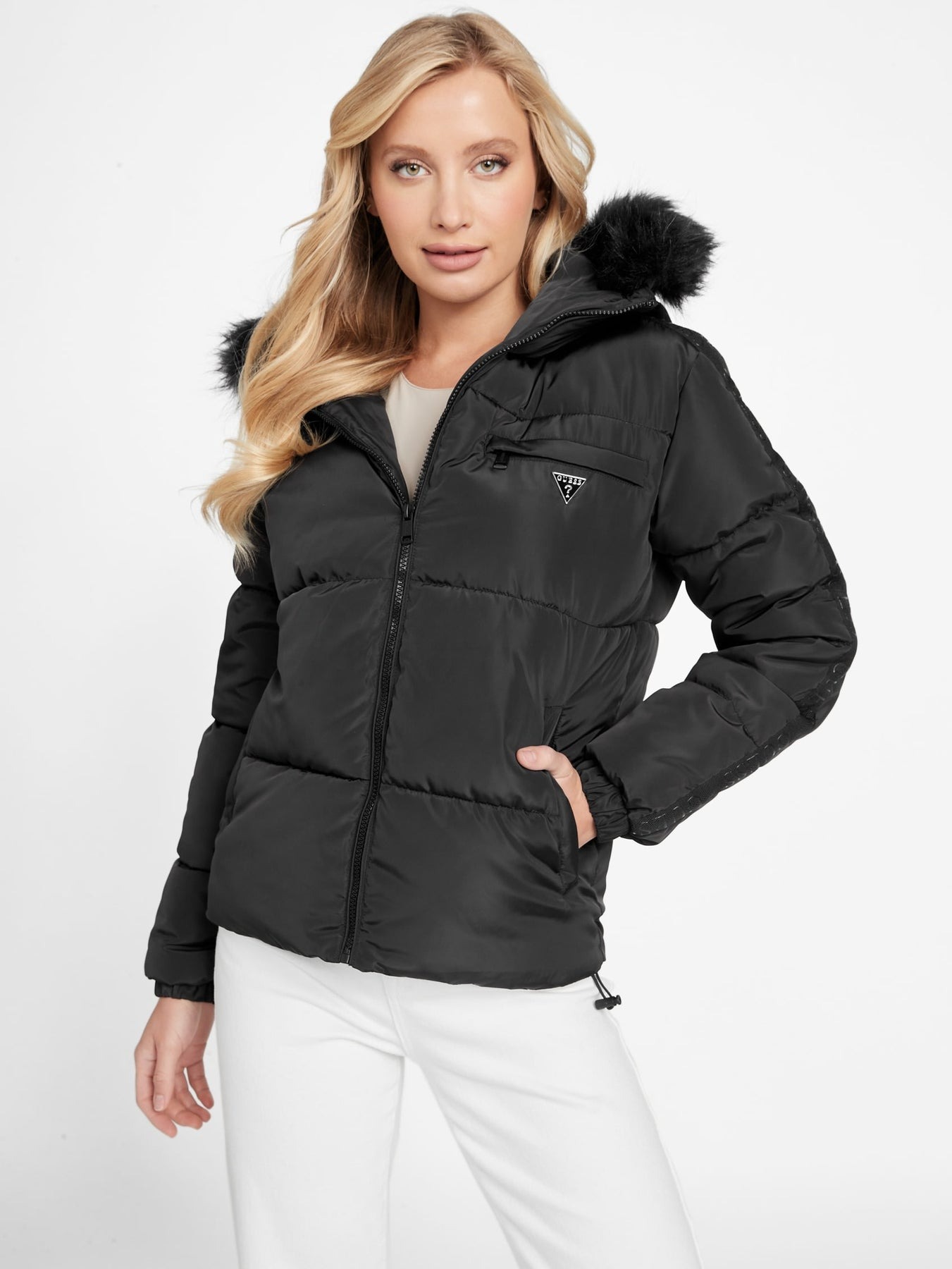 Guess dámská zimní bunda černá s kapucí a odepínacím kožíškem Velikost: XS