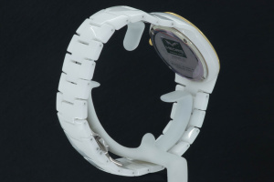  Dámské hodinky MEORIS Ceramic YG (YELLOW GOLD) vyrobené z high-tech keramiky kombinované s ušlechtilou nerezovou ocelí (7)