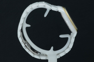  Dámské hodinky MEORIS Ceramic YG (YELLOW GOLD) vyrobené z high-tech keramiky kombinované s ušlechtilou nerezovou ocelí (8)