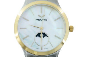  Elegantní dámské hodinky MEORIS Moonphase Titanium YG vyrobené z titania – antialergického, velmi pevného a zároveň lehkého titanu (detail)