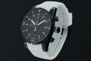  Klasické hodinky MEORIS VIGINTI BC CHRONOGRAF ve speciální edici 20TH ANNIVERSARY vyrobené z patentované, speciálně odlehčené nerezové oceli (2)