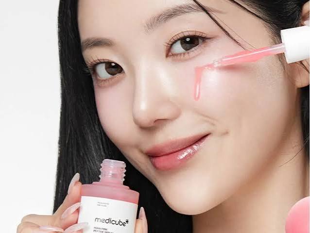 Medicube PDRN Pink Peptide Serum detail