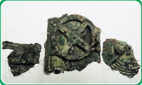 Antikytherský mechanizmus v múzeu v Aténach