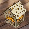 Drevený vianočný domček so svetielkom– 17 motívov