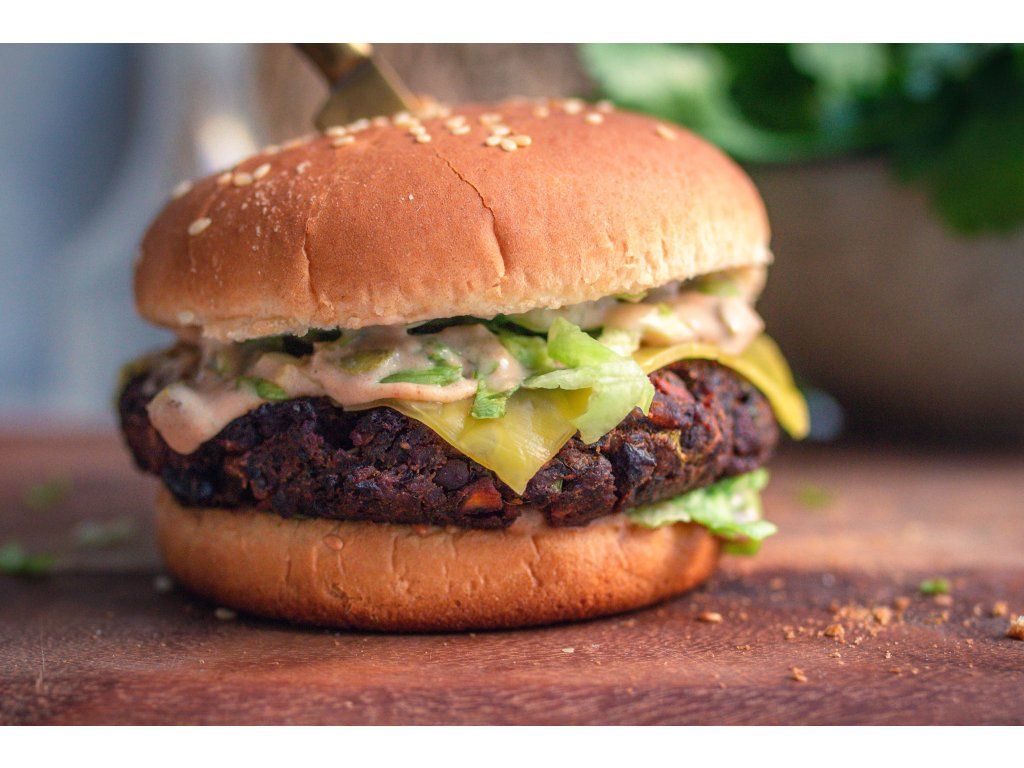 cestujici-maxi-burger-vegan-znojmo