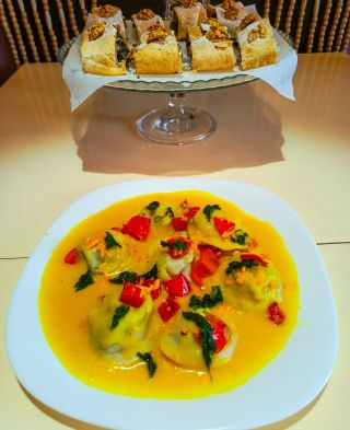 LEDOVÉ ÚTERÝ 🙏 13.1. 2026 10-15 KULAJDA S HOUBAMI, ŠPENÁTOVÉ RAVIOLY S ROSTL. ČEDAROVO-SMETANOVOU OMÁČKOU A KOUSKAMI GRIL....