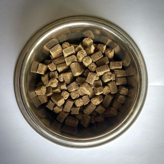 Bohemia Cold – za studena lisované granule pre psov 🐾❄️ Šetrná výroba, maximálna výživa 🔥 Namiesto vysokých teplôt – jemné...