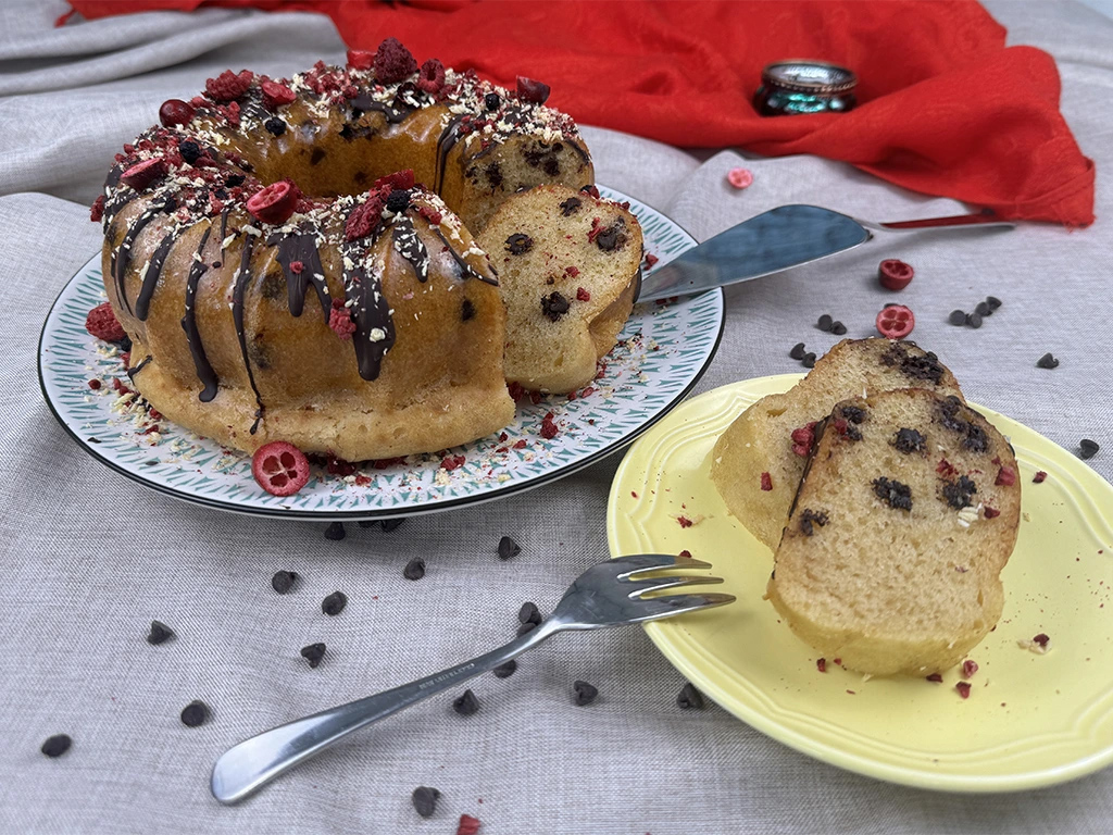 Vláčná a rychlá bábovka s čoko pecičkami 🍫