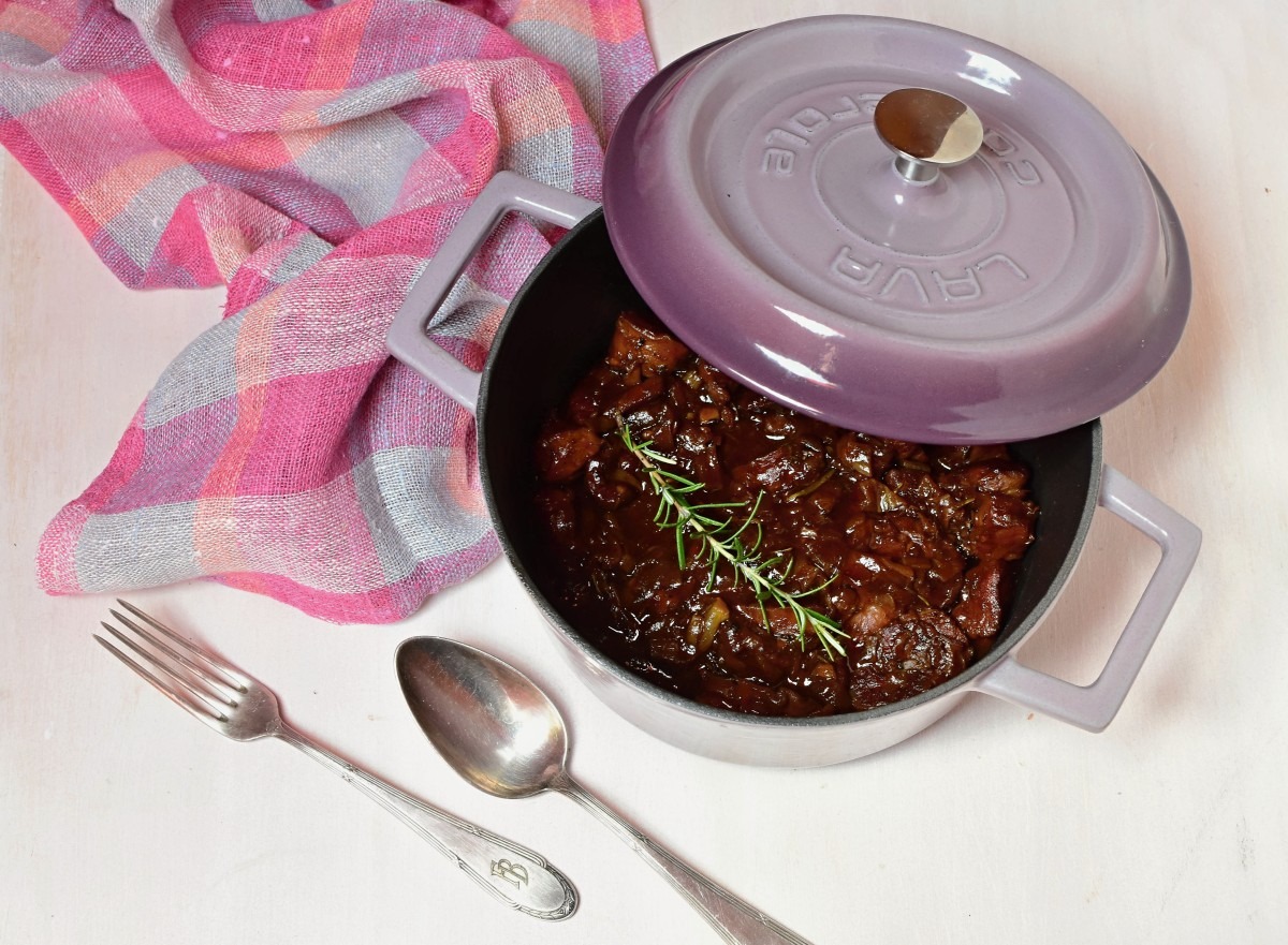 Carbonade z telecí kližky, recept pro litinový hrnec