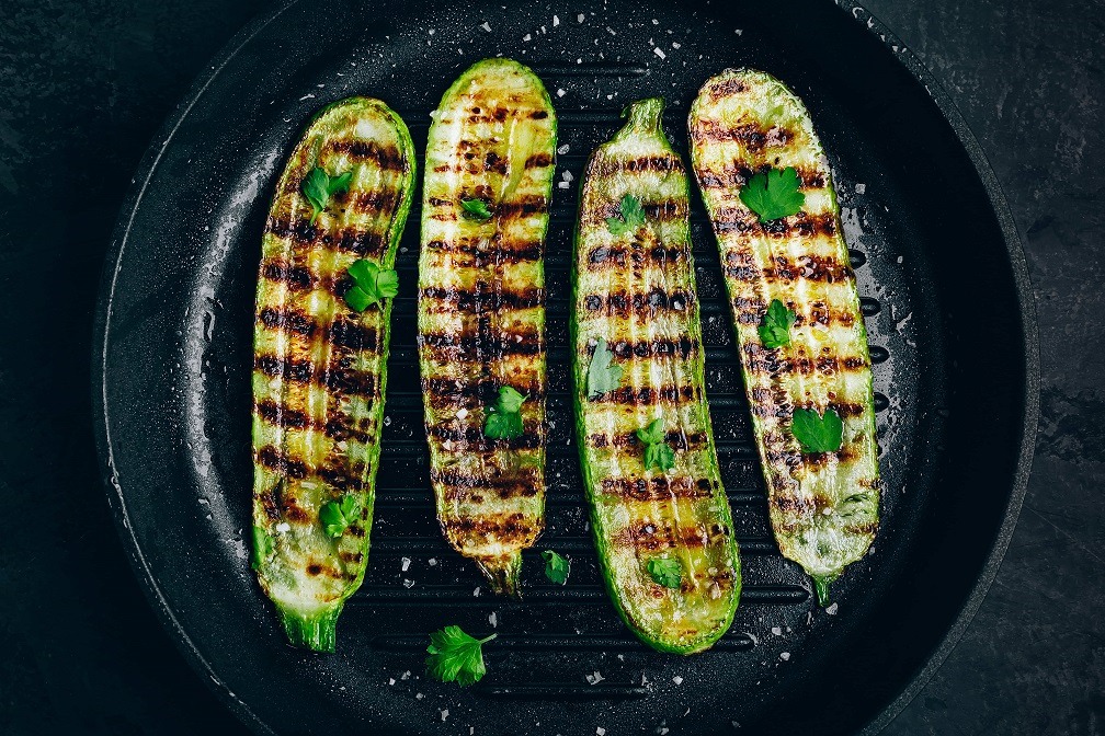 grilled-zucchini-slices-in-cast-1