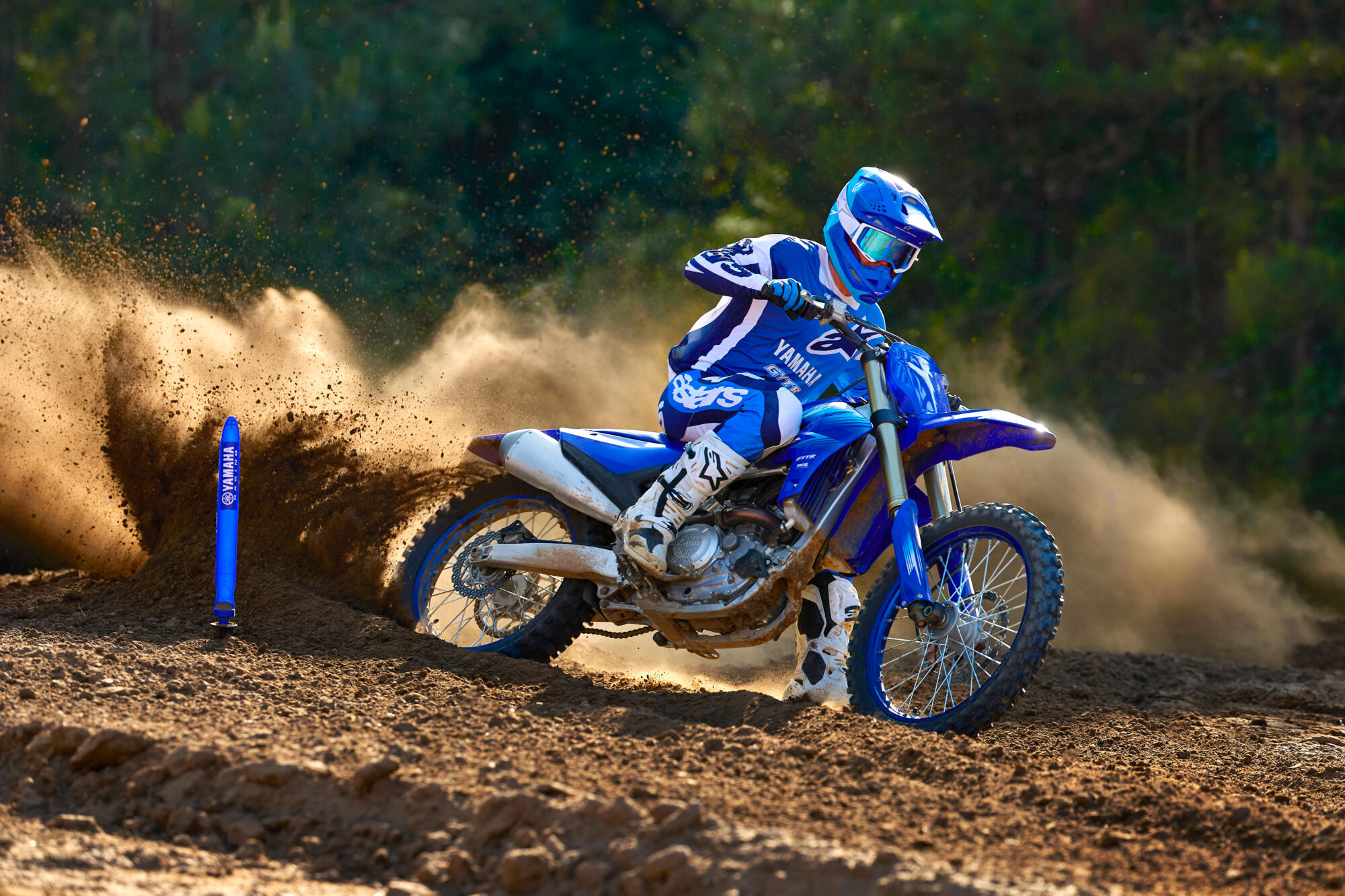 2027-Yamaha-YZ250F-EU-Icon_Blue-Action-011-03