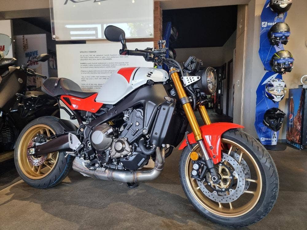 XSR900