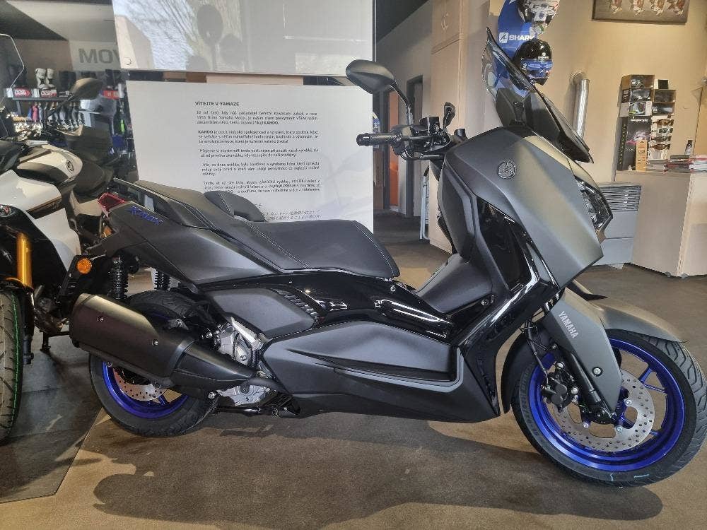 xmax300