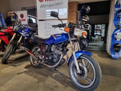Bazarový motocykl Yamaha XS 400 R