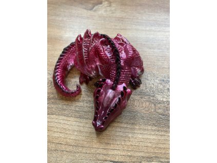 20. dekorace drak červenočerný 8x5cm