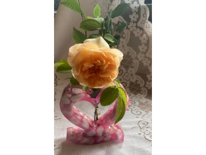 váza růžové srdce