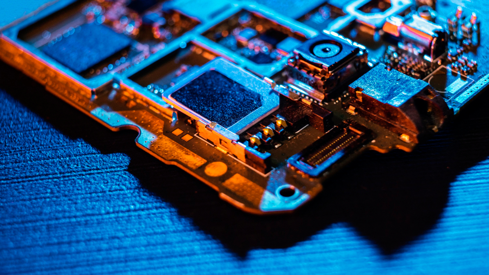 Základní deska v mobilu odešla? Jak probíhá diagnostika a oprava