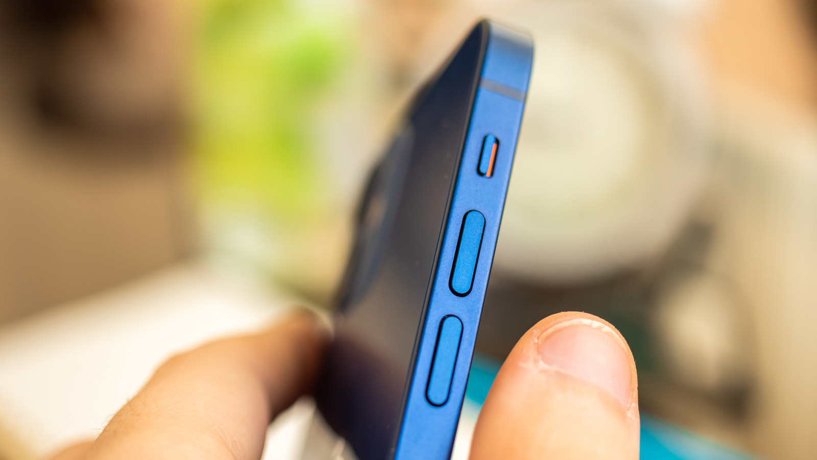 Power, Volume ± a Silent Switch nefungují? Příčiny a kdy je nutné tlačítko vyměnit