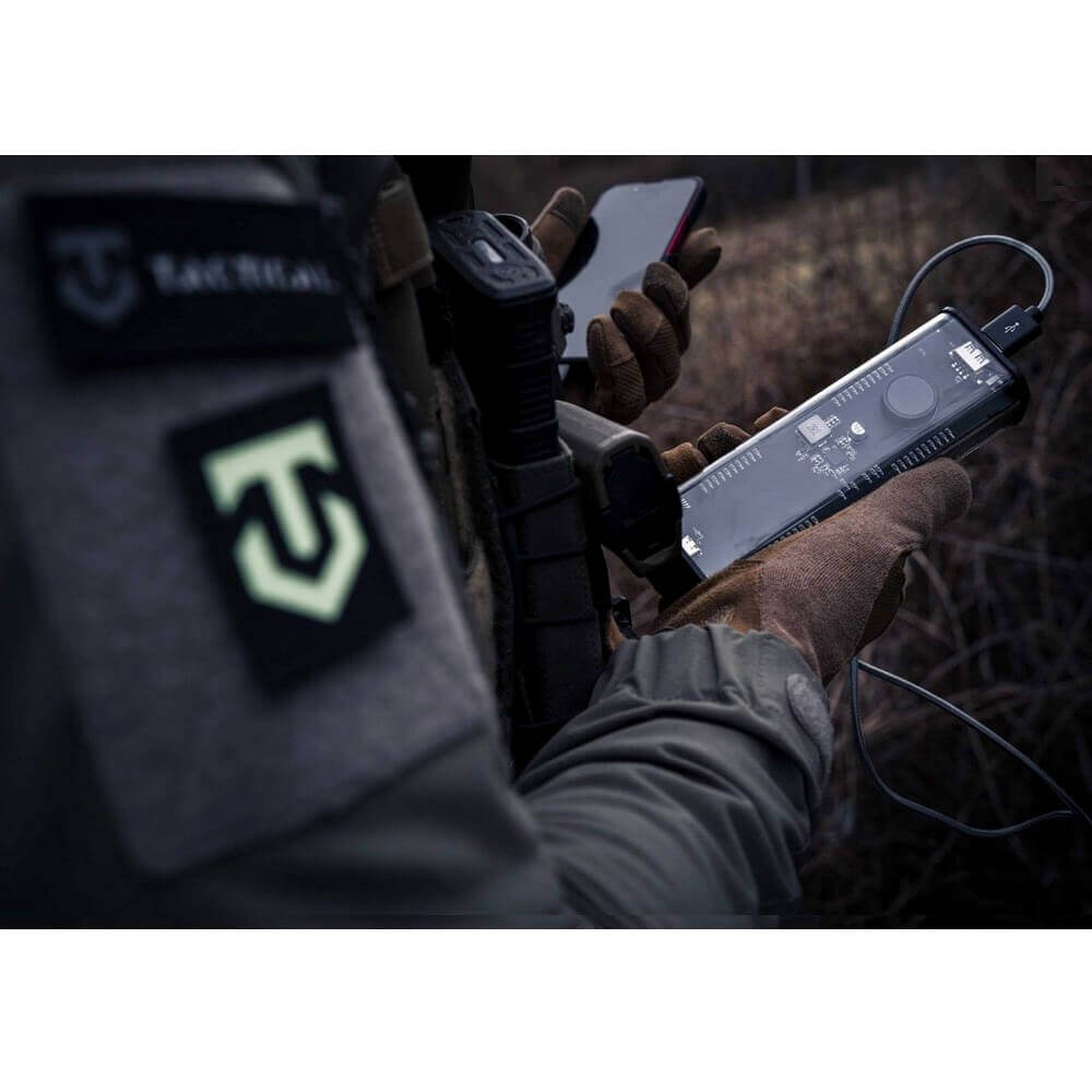 Letní výbava pro mobil: 6 Tactical gadgetů, které u Mobileko koupíte