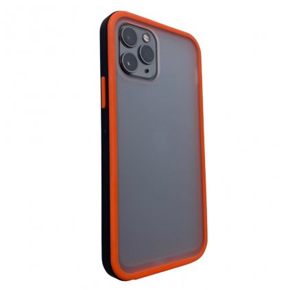 Kryt na iPhone 12 frazee má poloprůhlednou zadní stranu. Okraj krytu je černo oranžové barvy. Obal je z PVC a silikonu.