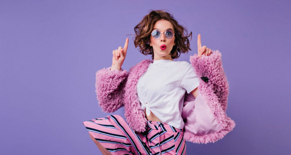 Barvy a typ postavy: jak si obléct sebevědomí (a neschovávat se do pytle)