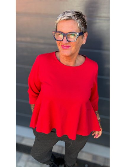 Asymetrické triko s pevnou strukturou