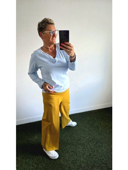Kalhoty s překrytím – stylový statement kousek