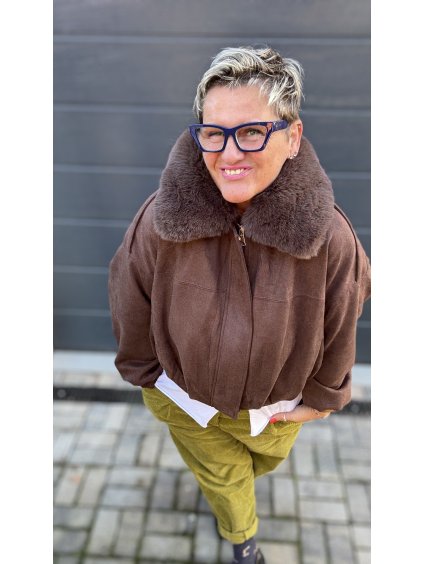 Rebel bomber s odepínacím límcem