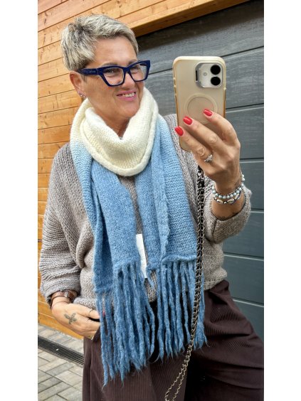 Šál „Soft Ombre Hug“ – dlouhý pletený s třásněmi