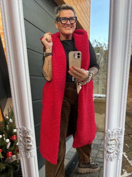 Huňatá dlouhá vesta s kapucí „TEDDY"