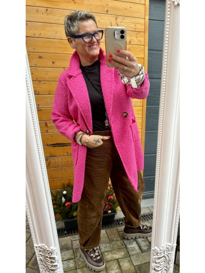 Bouclé kabátek FUCHSIA – rebelkovský kousek, co rozsvítí zimu