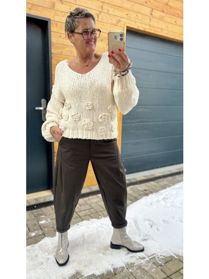 Pletený svetr „Růže v klidu“