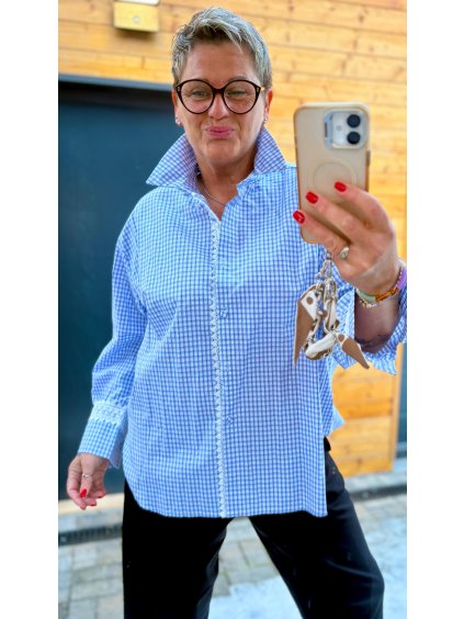 Košilová halenka s krajkou a jemnou kostičkou