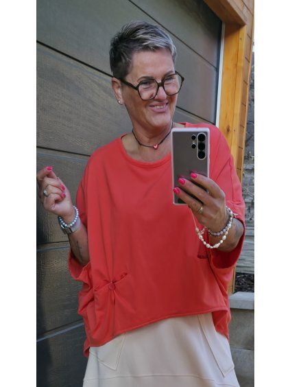 Oversize triko s ozdobnými kapsičkami