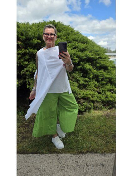 Zářivé culottes ve svěží zelené