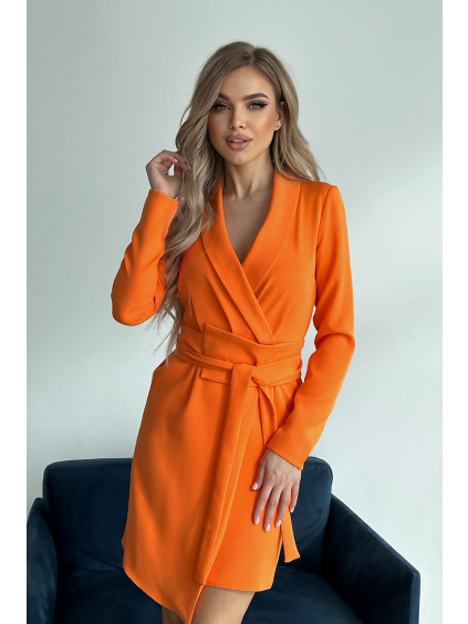 Oranžové šaty sakového strihu