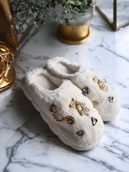 Dámske biele papuče so zlatými dekoráciami WS9030-9