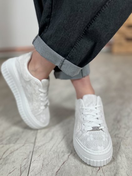 Tenisky s krajkou/třpytka