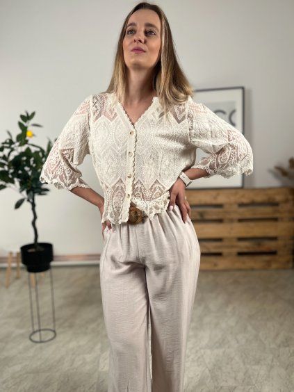 Halenka s krajkou