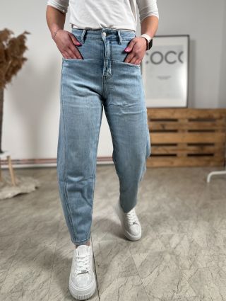 📣💙Stihla jsem dnes nafotit a vložit na eshop😍BANANA FIT džíny v modré💙 🛒www.modazuzana.cz